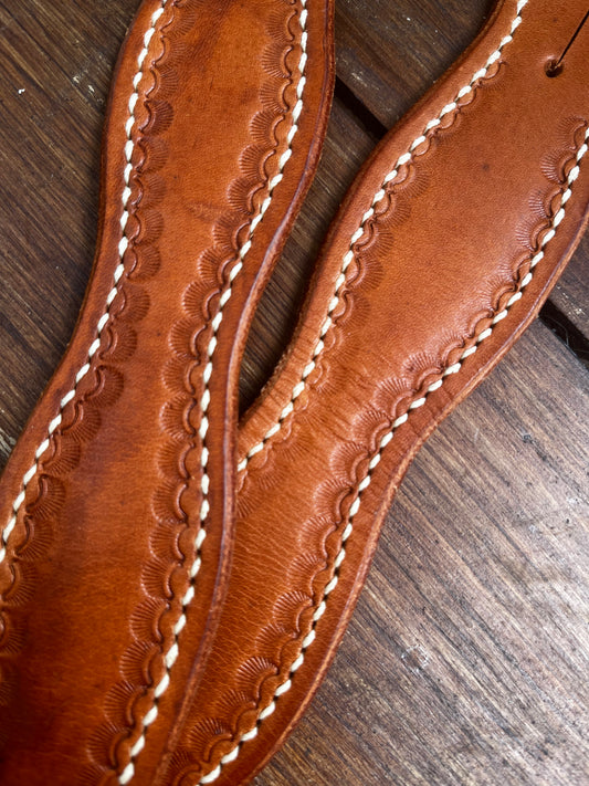 Slobber straps en cuir chestnut coutures et motifs